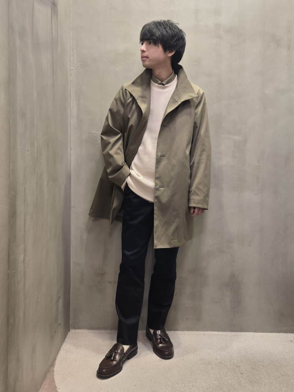 白木駆さんの「TAKEO KIKUCHI｜【オフィスカジュアル対応】ドレス チノパンツ」を使ったコーディネート