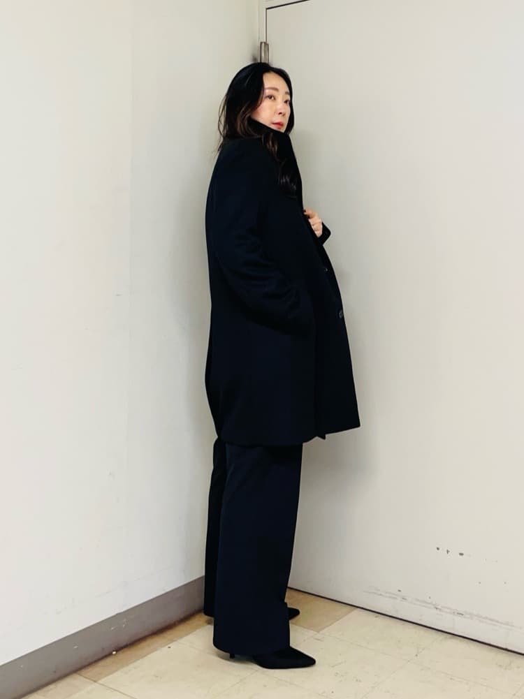 iwさんの「TAKEO KIKUCHI｜【ウールカシミヤブレンド】ビーバー調 スタンドカラー コート」を使ったコーディネート