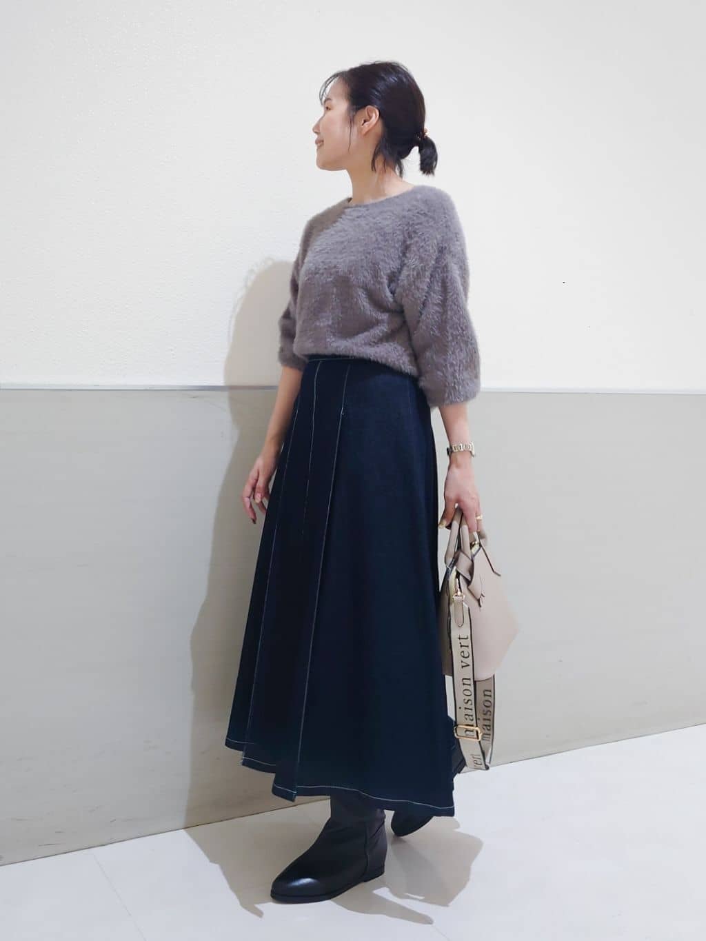 maruさんの「THE SHOP TK｜シーズンレスで使える デニムタックスカート/洗える」を使ったコーディネート