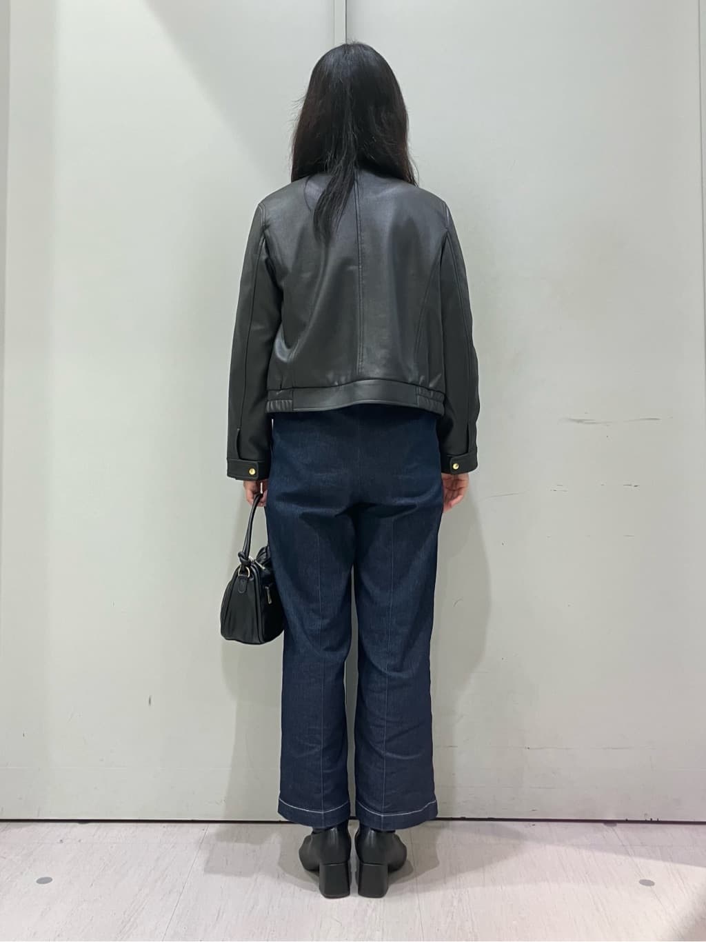こばさんの「THE SHOP TK｜【美脚/オ―ルシーズン】デニムマリンパンツ/洗濯機OK」を使ったコーディネート