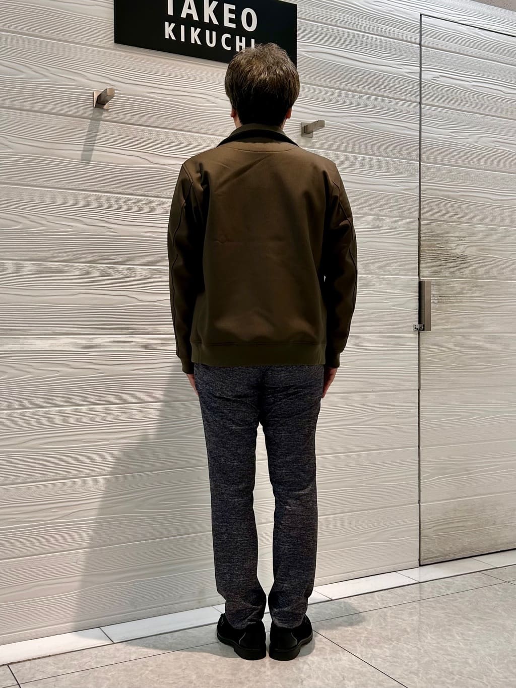 すーさんの「TAKEO KIKUCHI｜【ONOFF対応】TRダブルニット ストレッチパンツ」を使ったコーディネート