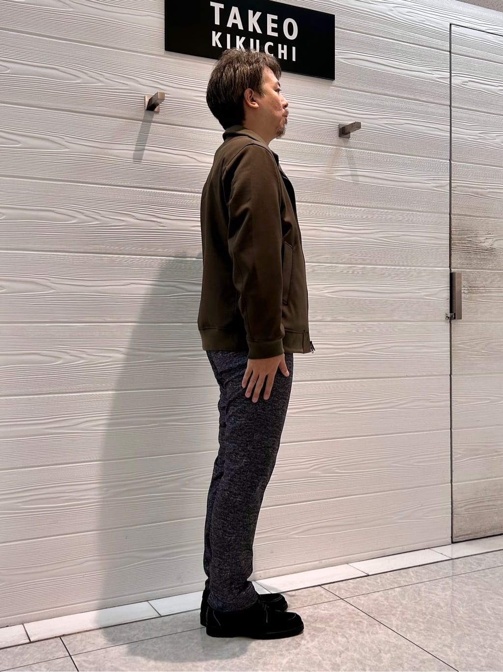 すーさんの「TAKEO KIKUCHI｜【ONOFF対応】TRダブルニット ストレッチパンツ」を使ったコーディネート