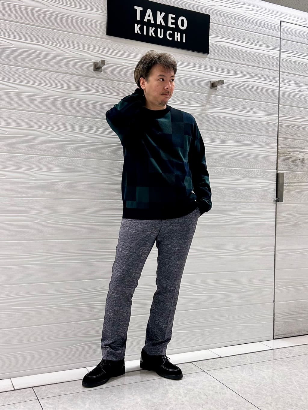 すーさんの「TAKEO KIKUCHI｜【ONOFF対応】TRダブルニット ストレッチパンツ」を使ったコーディネート