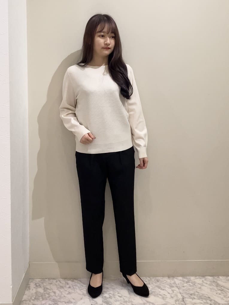 しかっちさんの「grove｜【ふわっと心地よい足入れ】やわここち(R)Vカットパンプス」を使ったコーディネート