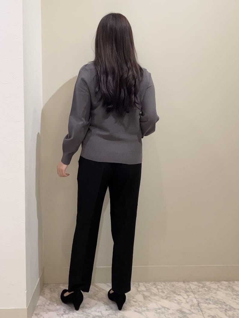 しかっちさんの「grove｜【ふわっと心地よい足入れ】やわここち(R)Vカットパンプス」を使ったコーディネート