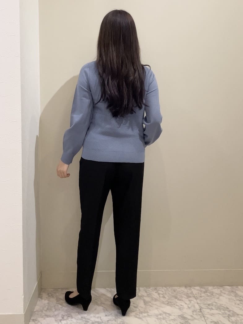 しかっちさんの「grove｜【ふわっと心地よい足入れ】やわここち(R)Vカットパンプス」を使ったコーディネート