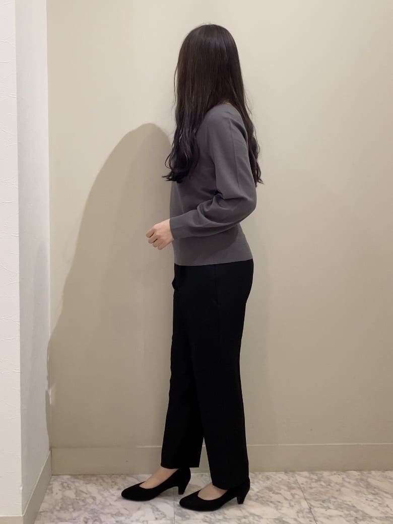 しかっちさんの「grove｜【ふわっと心地よい足入れ】やわここち(R)Vカットパンプス」を使ったコーディネート