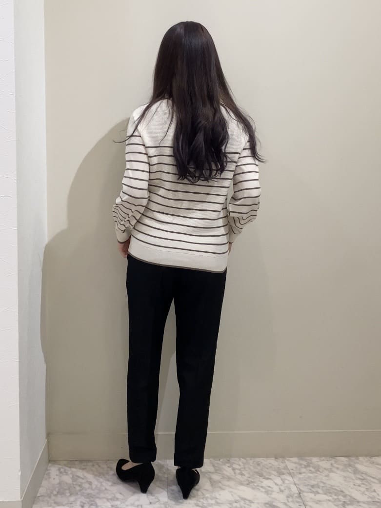 しかっちさんの「grove｜【ふわっと心地よい足入れ】やわここち(R)Vカットパンプス」を使ったコーディネート