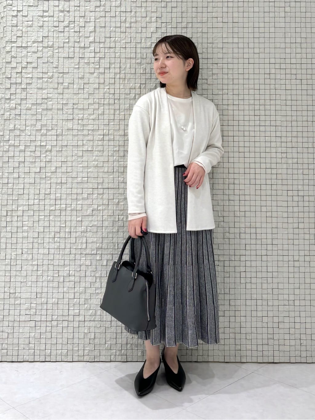 sakuさんの「INDIVI｜【セレモニーにおすすめ！】パール調トップネックレス」を使ったコーディネート