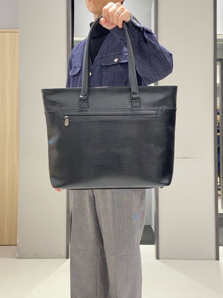 わいずみさんの「TAKEO KIKUCHI｜【撥水】ライトウェイト トートバッグ」を使ったコーディネート