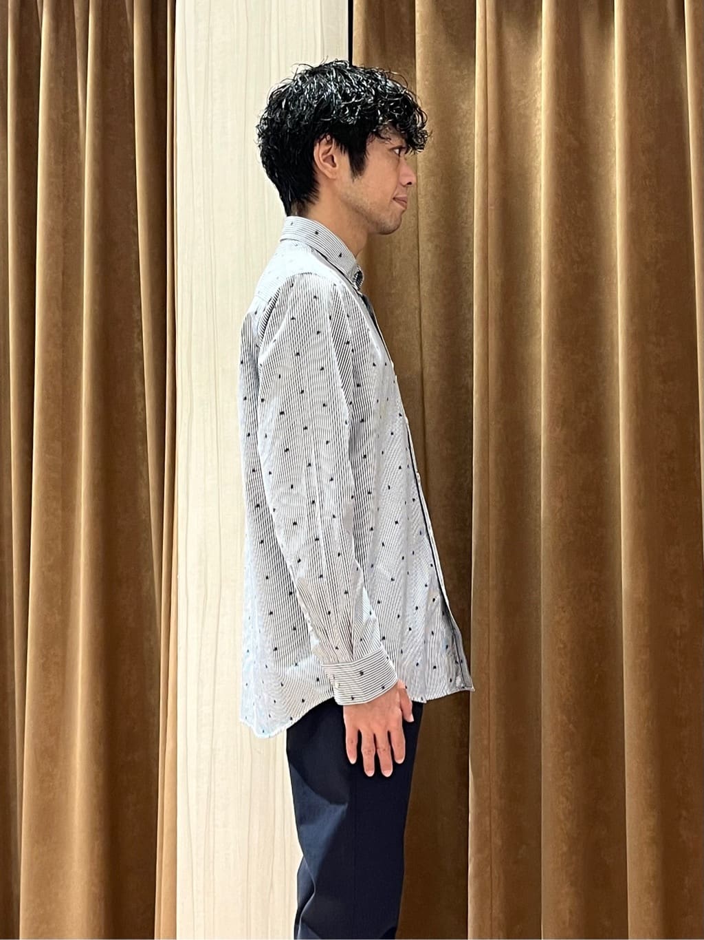 URAさんの「TAKEO KIKUCHI｜ハットモチーフ ジャカード ストライプ シャツ」を使ったコーディネート