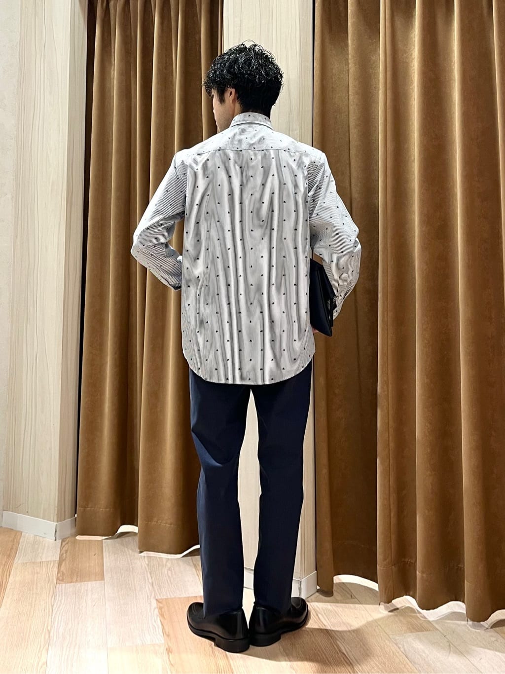 URAさんの「TAKEO KIKUCHI｜ハットモチーフ ジャカード ストライプ シャツ」を使ったコーディネート