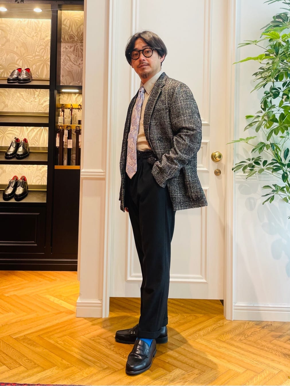 鶴田大士さんの「DRESSTERIOR｜【撥水加工/Safari5月号掲載】ローファー」を使ったコーディネート