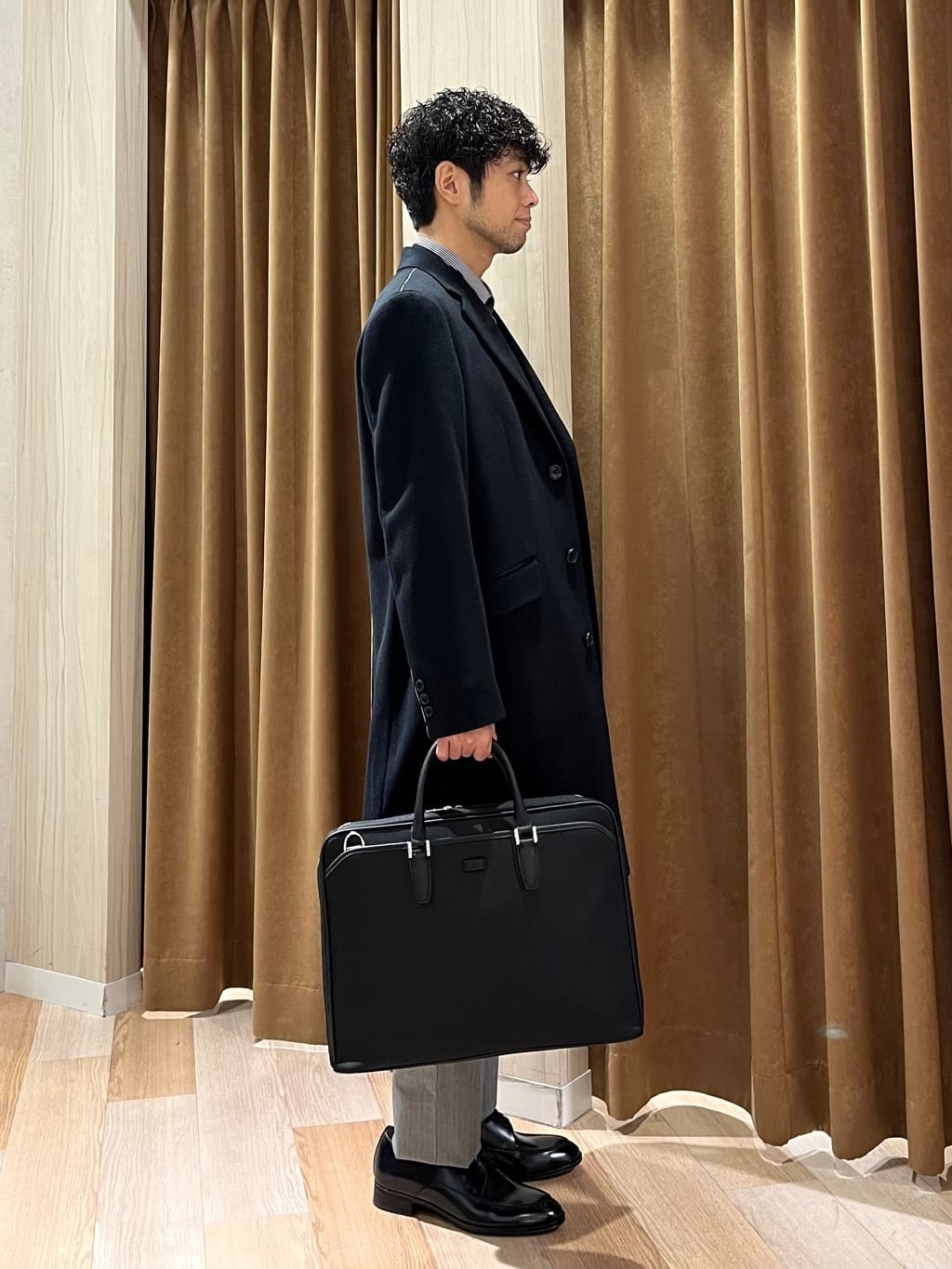 URAさんの「TAKEO KIKUCHI｜【全7サイズ&times;8色展開！】トップマルチヘリンボン パンツ」を使ったコーディネート