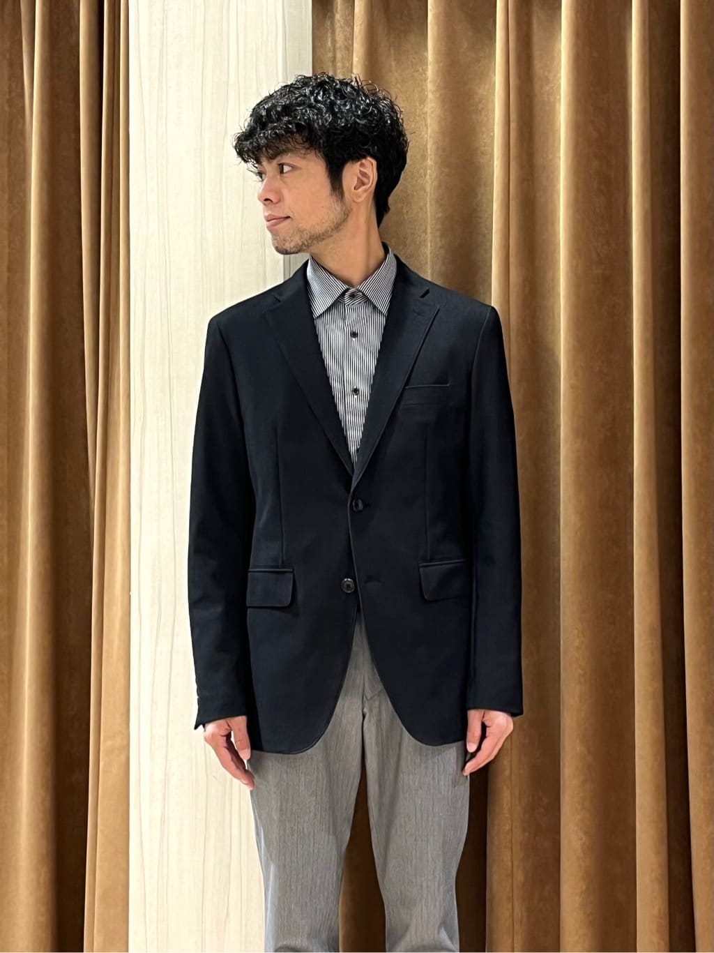 URAさんの「TAKEO KIKUCHI｜【全7サイズ&times;8色展開！】トップマルチヘリンボン パンツ」を使ったコーディネート