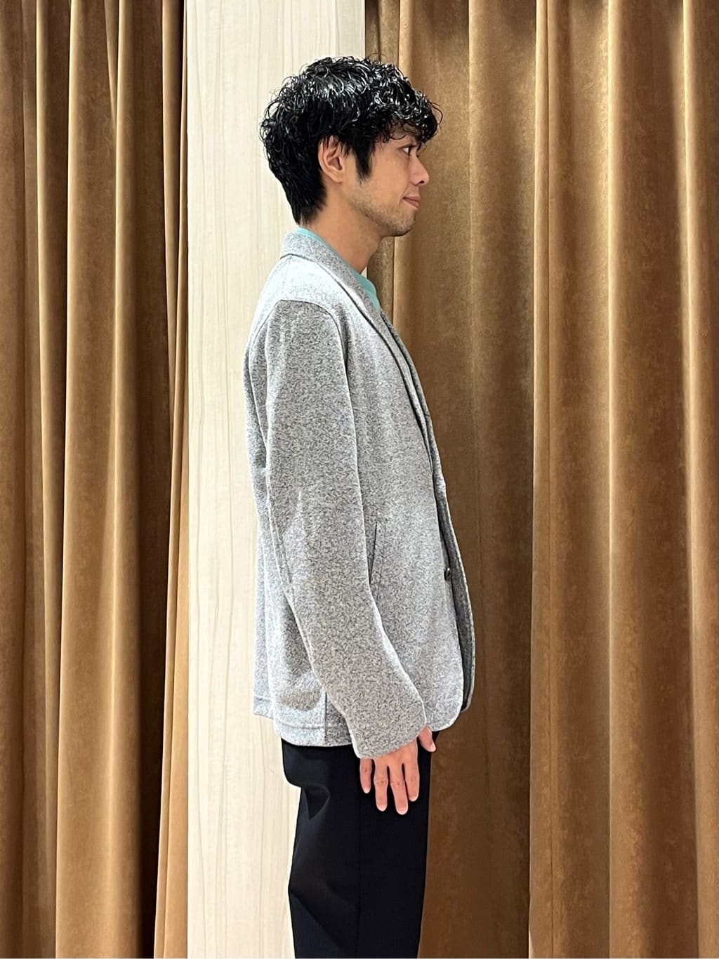 URAさんの「TAKEO KIKUCHI｜【オフィスカジュアル対応】ドレス チノパンツ」を使ったコーディネート