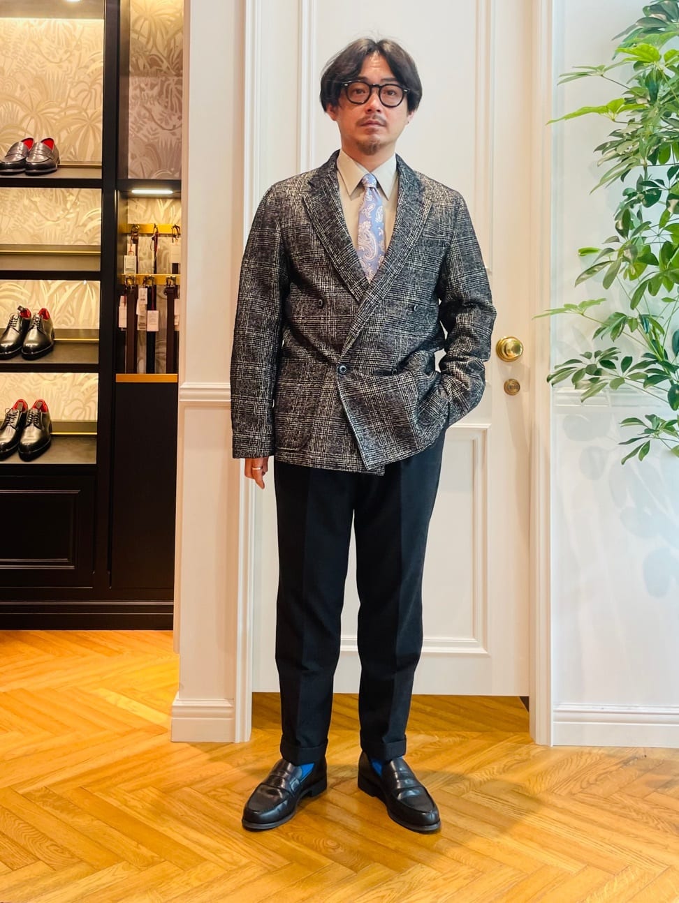 鶴田大士さんの「DRESSTERIOR｜【撥水加工/Safari5月号掲載】ローファー」を使ったコーディネート