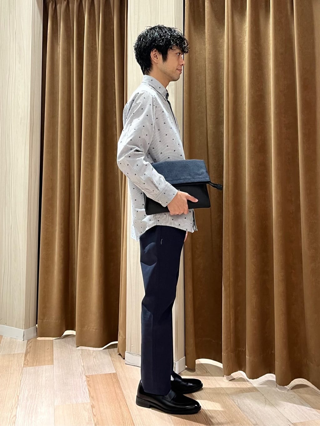 URAさんの「TAKEO KIKUCHI｜ハットモチーフ ジャカード ストライプ シャツ」を使ったコーディネート