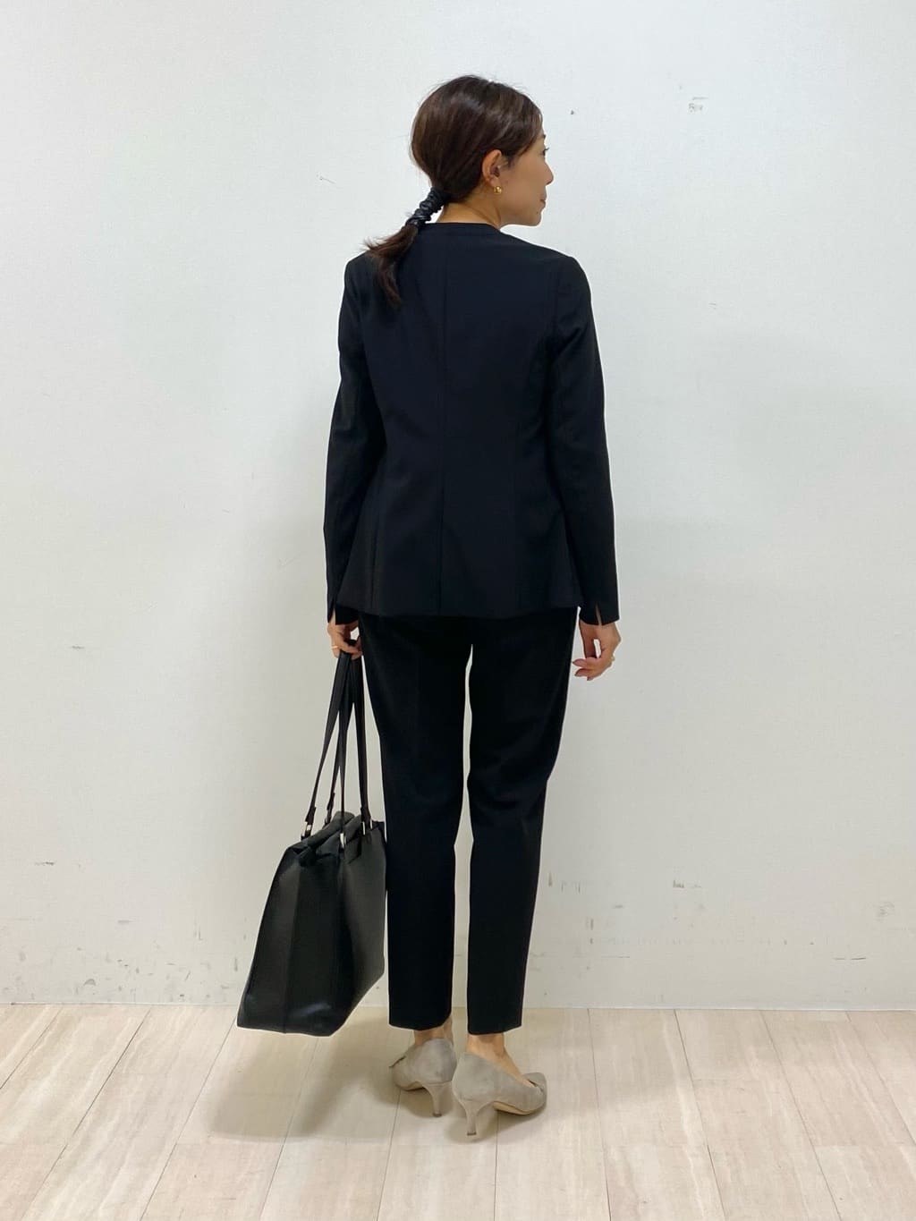 YUさんの「INDIVI｜【定番スーツ/洗える/UVケア】ストレッチノーカラージャケット」を使ったコーディネート