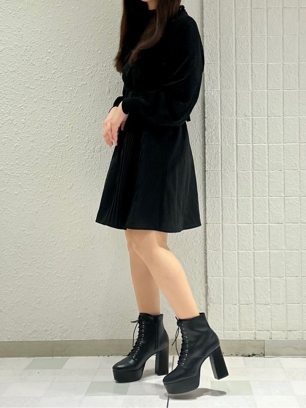 takeさんの「ESPERANZA｜【ラク盛り／ショートブーツ】リピーター続出／脚長美脚　厚底レースアップブーツ」を使ったコーディネート