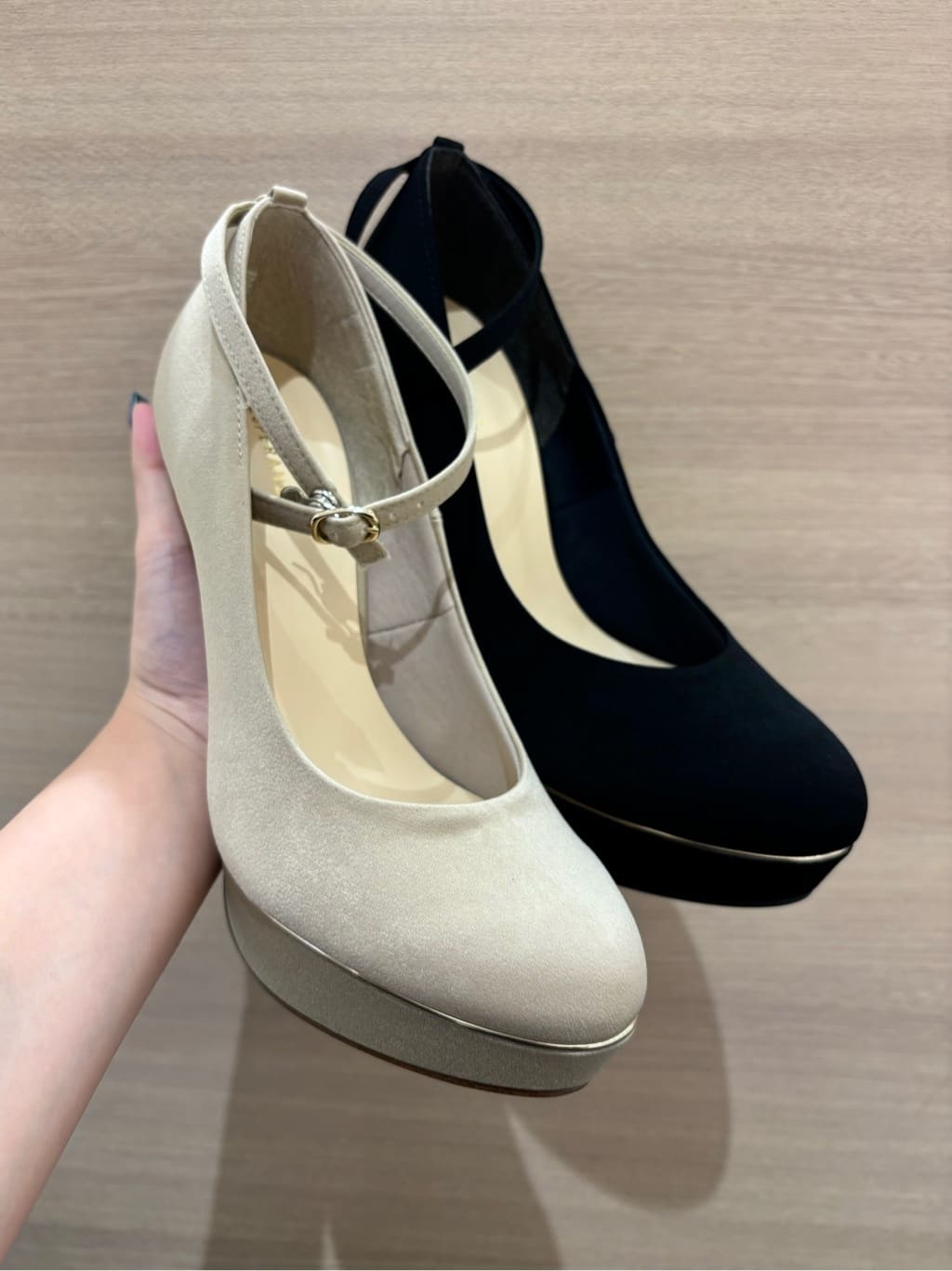 まっきーさんの「ESPERANZA｜2WAY超ハイヒール厚底パンプス」を使ったコーディネート