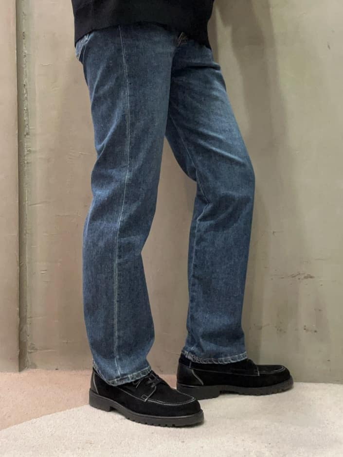コウノ モトヤさんの「TAKEO KIKUCHI｜【モンスターストレッチ】日本製 ウォッシュド デニムパンツ」を使ったコーディネート