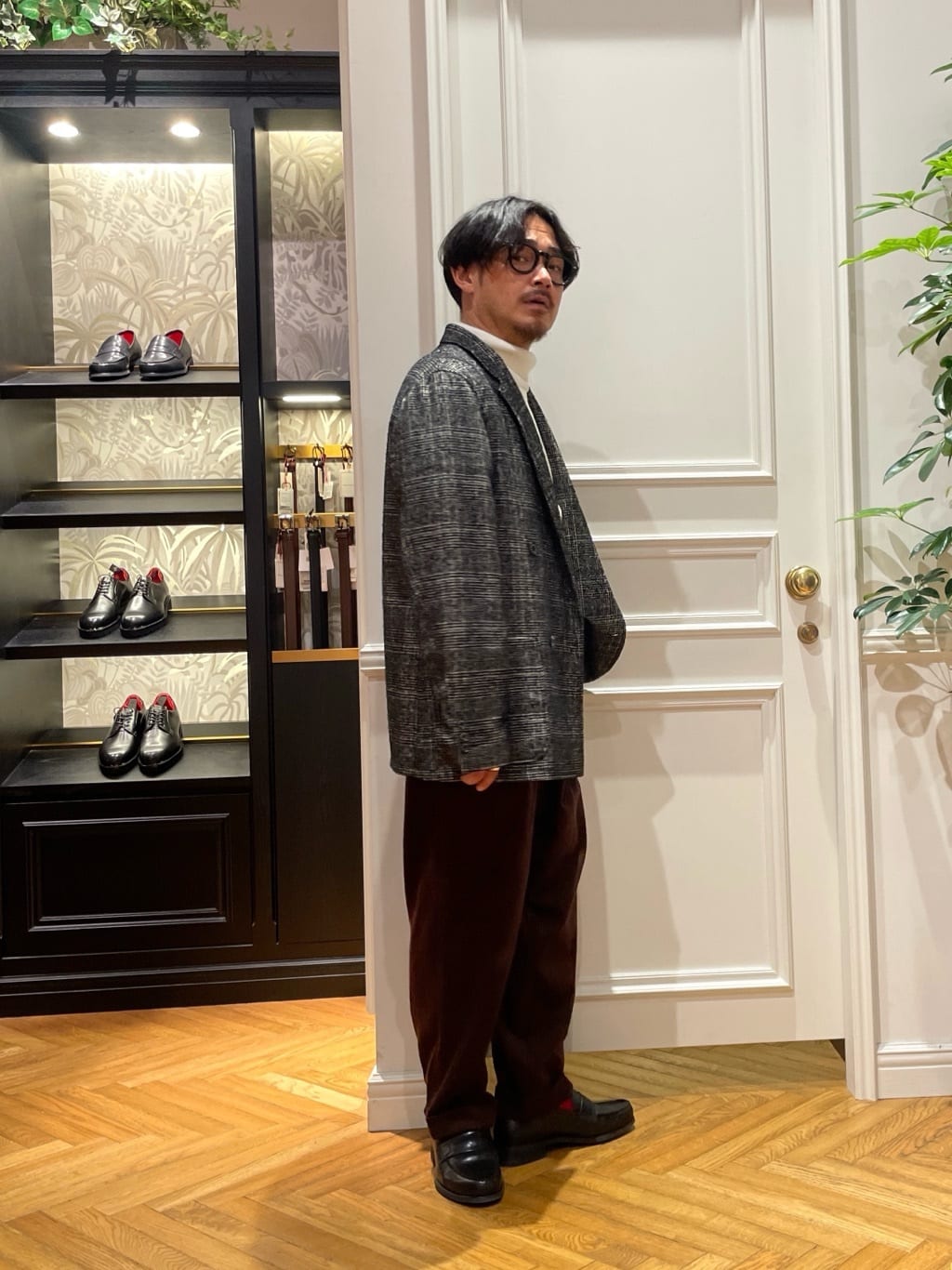 鶴田大士さんの「DRESSTERIOR｜【撥水加工/Safari5月号掲載】ローファー」を使ったコーディネート