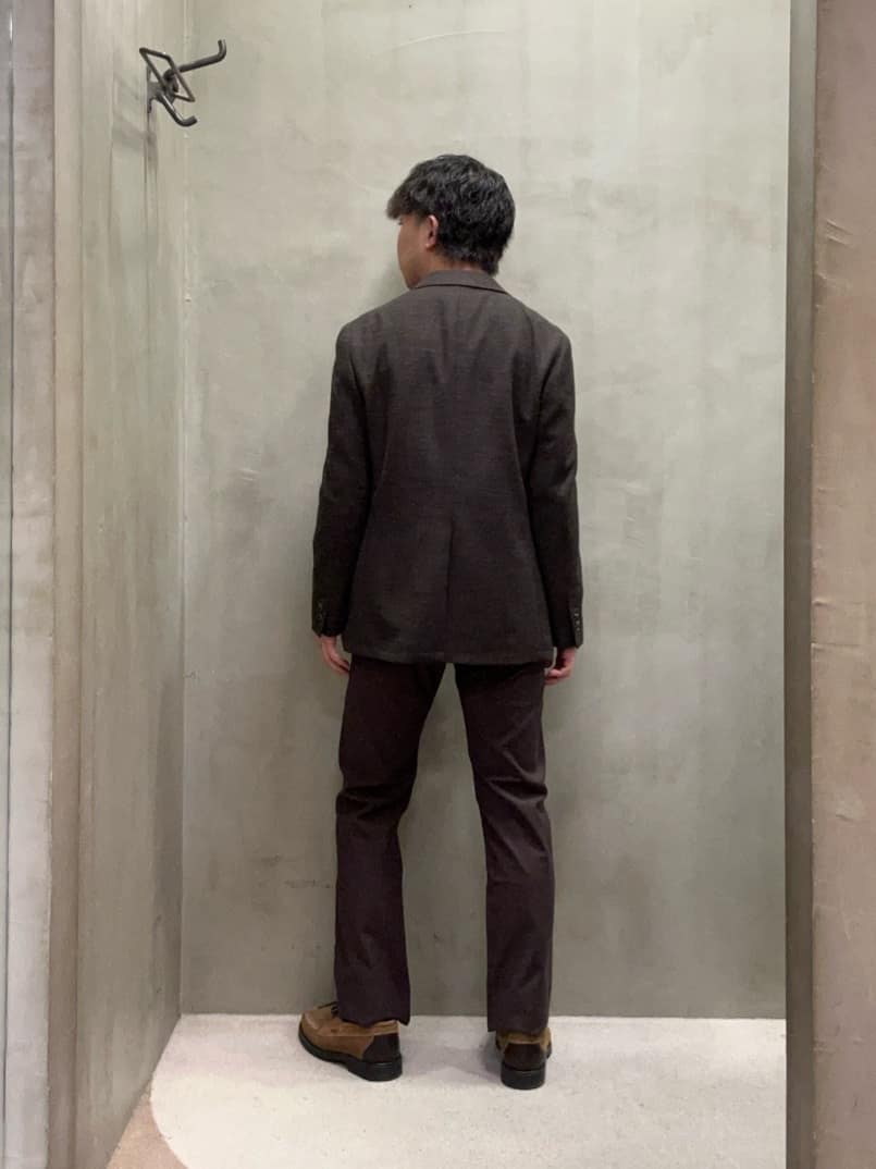 コウノ モトヤさんの「TAKEO KIKUCHI｜【Made in JAPAN】播州織 ストレッチ パンツ」を使ったコーディネート
