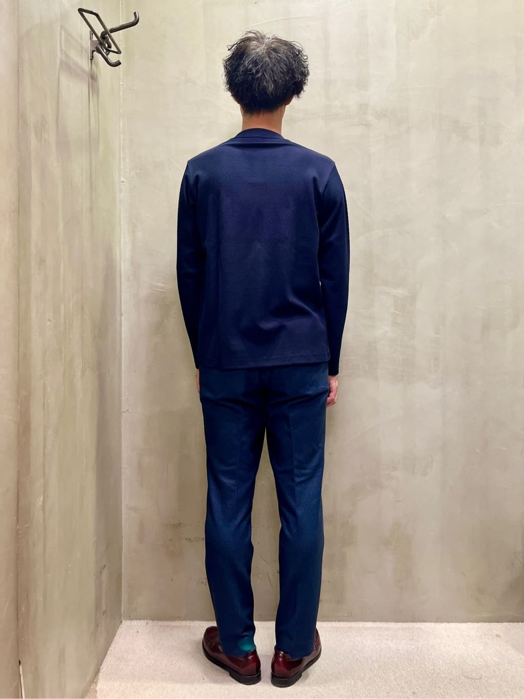 mutoさんの「TAKEO KIKUCHI｜【DOWN FABRIC】ダウンファブリック ドレスパンツ / セットアップ対応」を使ったコーディネート