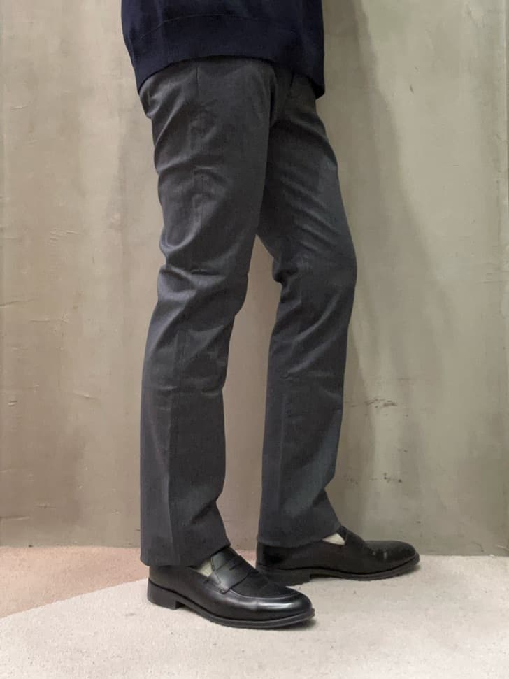 コウノ モトヤさんの「TAKEO KIKUCHI｜【Made in JAPAN】播州織 ヘリンボン ストレート パンツ」を使ったコーディネート
