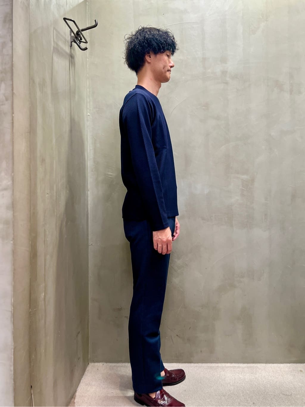 mutoさんの「TAKEO KIKUCHI｜【DOWN FABRIC】ダウンファブリック ドレスパンツ / セットアップ対応」を使ったコーディネート