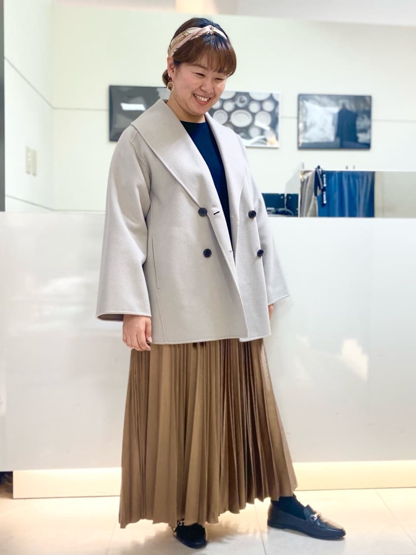 Ayaさんの「UNTITLED｜【手洗い／58cm正方形】ベルトプリントスカーフ」を使ったコーディネート