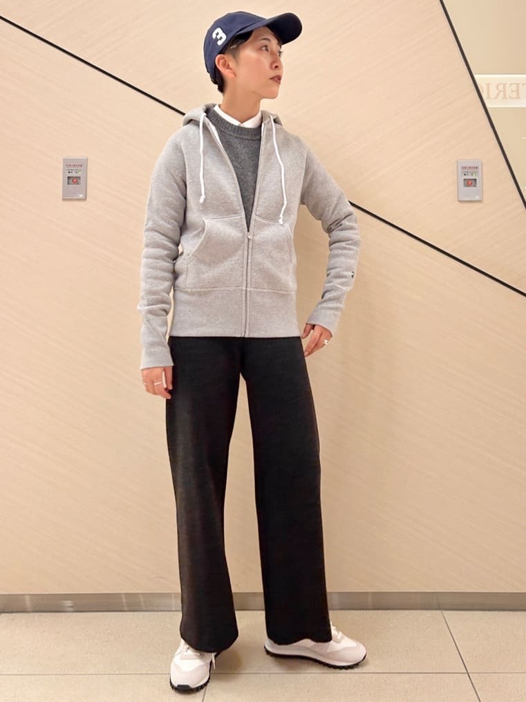 OCHIAIさんの「DRESSTERIOR｜デキシー吊裏毛ジップアップパーカ」を使ったコーディネート