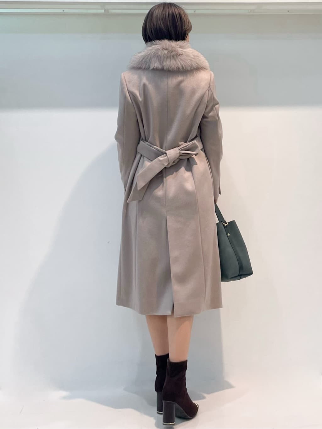chiiさんの「COUP DE CHANCE｜【日本製／ブルーフォックスファー／カシミヤ混】ファー付ウールコート」を使ったコーディネート