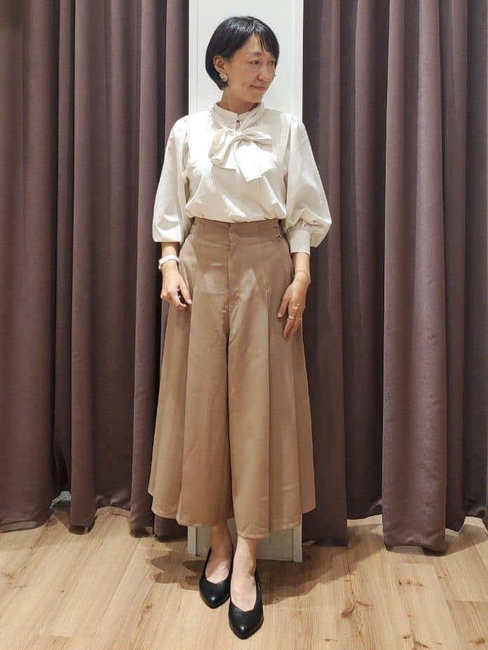 さくさんの「grove｜【人間工学】つつまれフィットパンプス【入卒対応可】」を使ったコーディネート