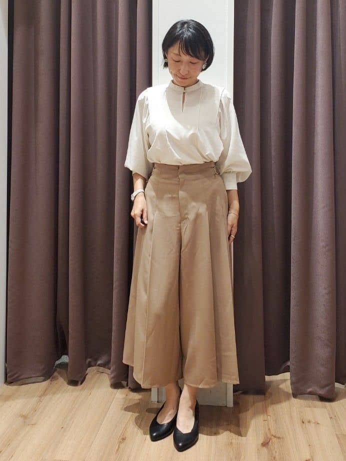 さくさんの「grove｜【人間工学】つつまれフィットパンプス【入卒対応可】」を使ったコーディネート
