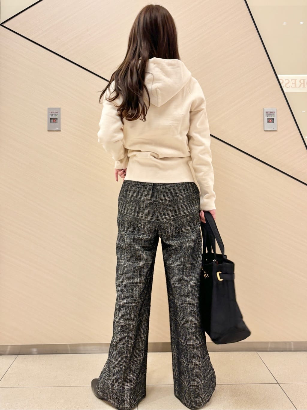 清水夏姫さんの「DRESSTERIOR｜デキシー吊裏毛ジップアップパーカ」を使ったコーディネート