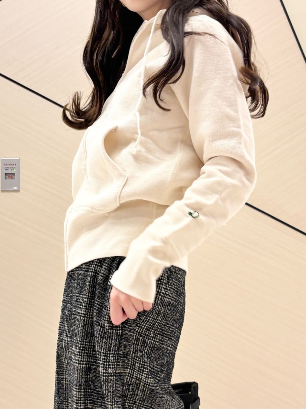 清水夏姫さんの「DRESSTERIOR｜デキシー吊裏毛ジップアップパーカ」を使ったコーディネート