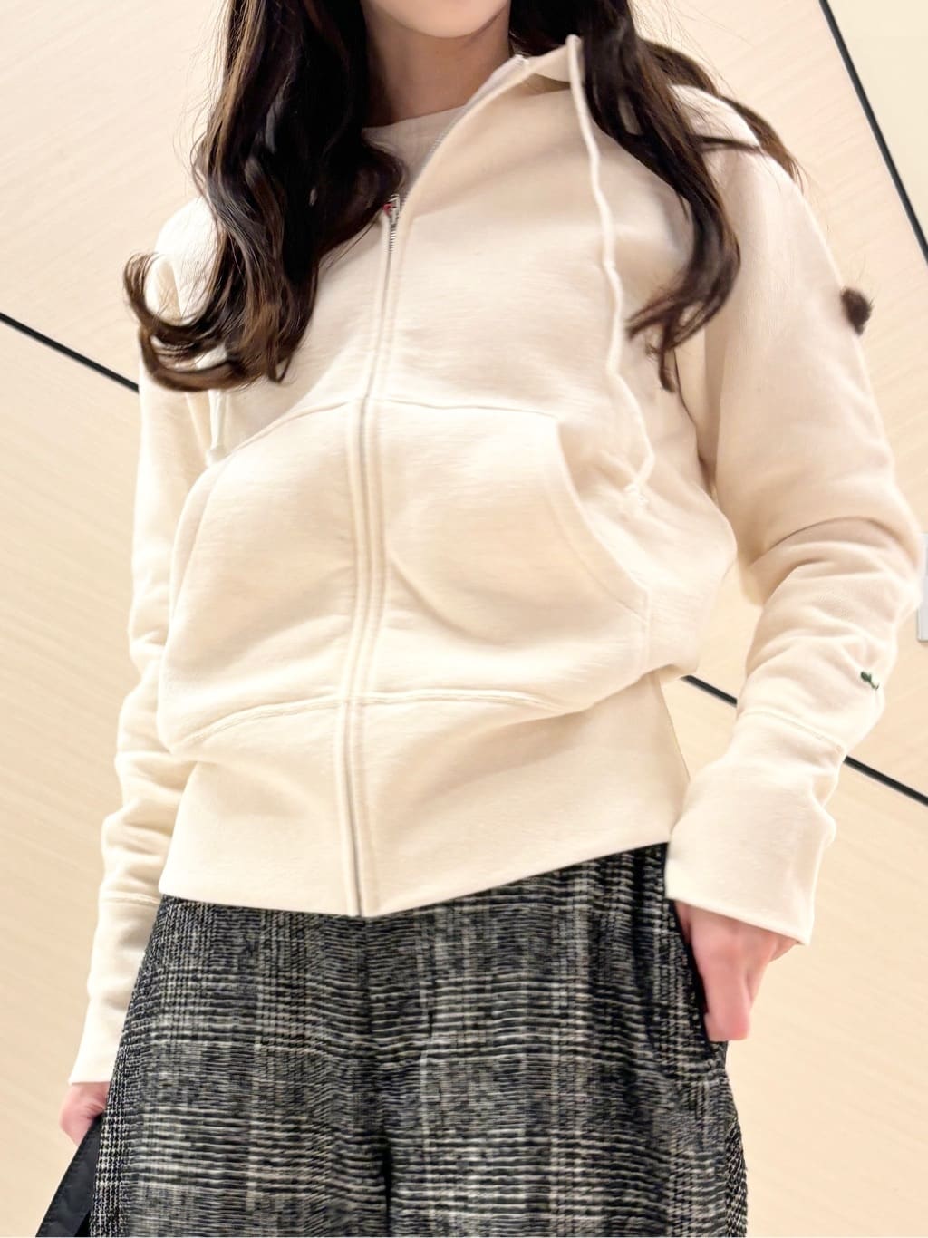 清水夏姫さんの「DRESSTERIOR｜デキシー吊裏毛ジップアップパーカ」を使ったコーディネート