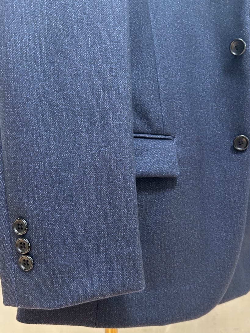 コウノ モトヤさんの「TAKEO KIKUCHI｜【DOWN FABRIC】ダウンファブリック ドレスパンツ / セットアップ対応」を使ったコーディネート