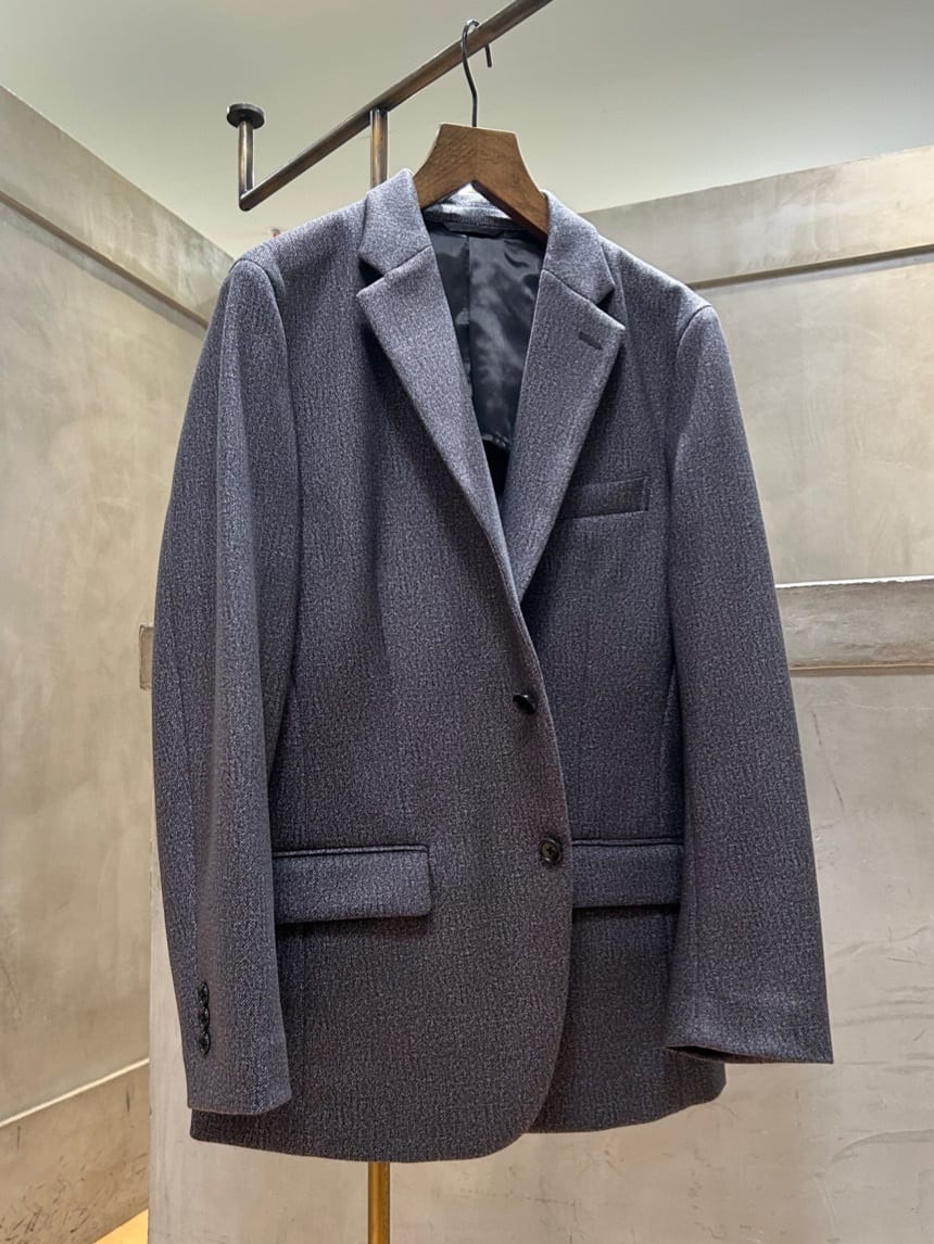 コウノ モトヤさんの「TAKEO KIKUCHI｜【DOWN FABRIC】ダウンファブリック ドレスパンツ / セットアップ対応」を使ったコーディネート