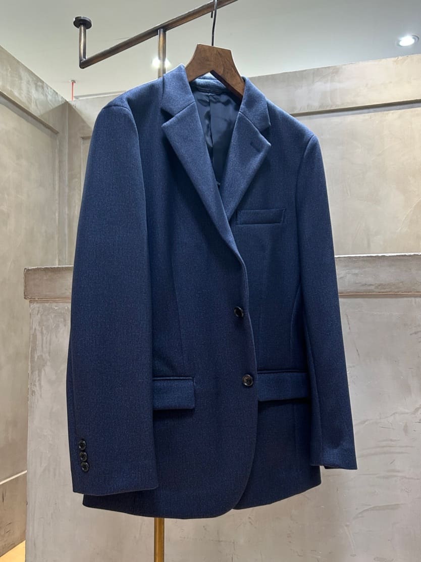 コウノ モトヤさんの「TAKEO KIKUCHI｜【DOWN FABRIC】ダウンファブリック ドレスパンツ / セットアップ対応」を使ったコーディネート