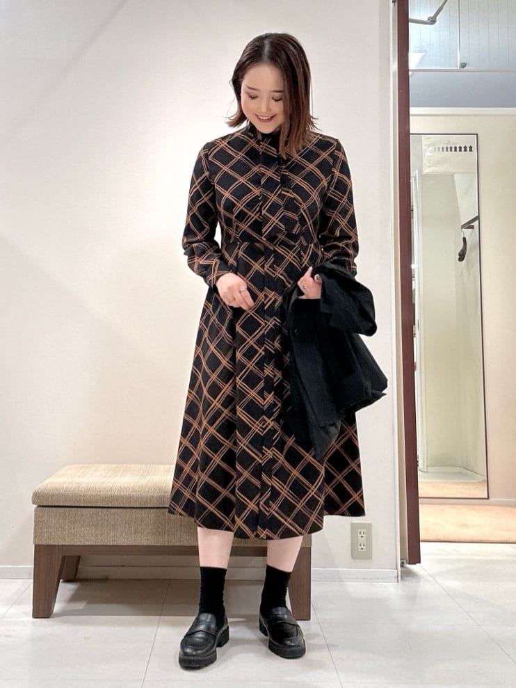 YUIさんの「UNTITLED｜【洗える通勤スーツ】レジェールギャバ ストレッチテーラードジャケット」を使ったコーディネート
