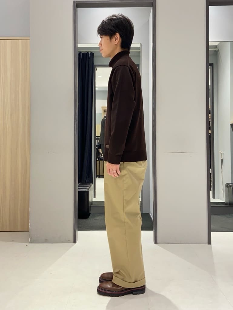 わいずみさんの「TAKEO KIKUCHI｜【Three by Three】シャイニーシャークピンヘッド ベスト / 3ピース対応」を使ったコーディネート