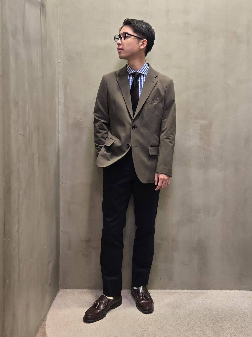 白木駆さんの「TAKEO KIKUCHI｜【オフィスカジュアル対応】ドレス チノパンツ」を使ったコーディネート