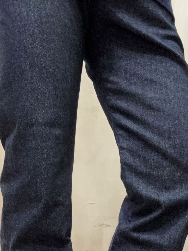コウノ モトヤさんの「TAKEO KIKUCHI｜【モンスターストレッチ】日本製 ワンウォッシュ デニムパンツ」を使ったコーディネート