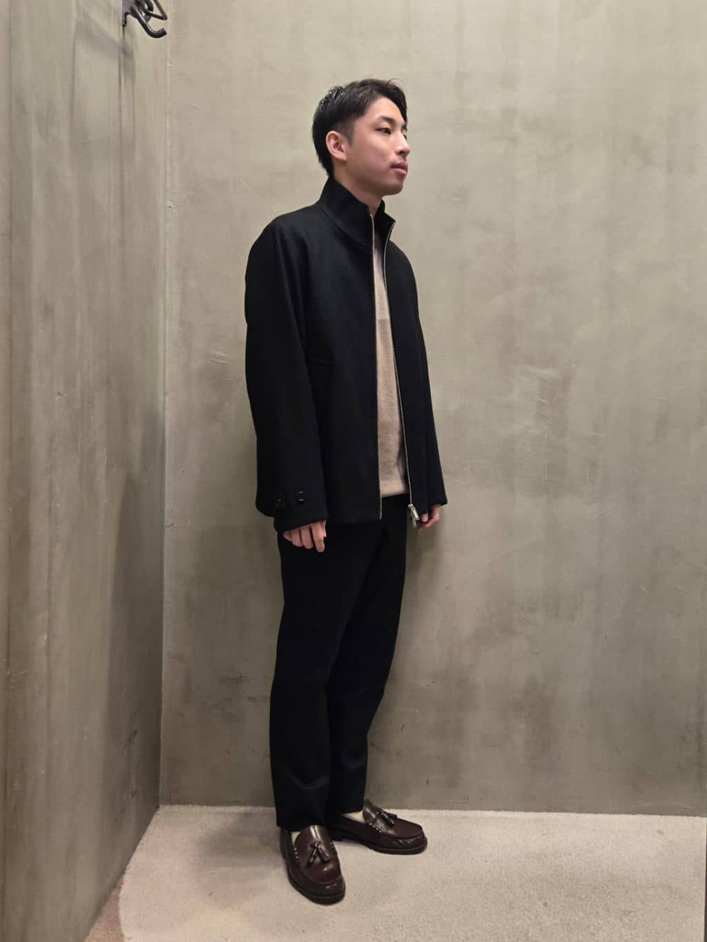 白木駆さんの「TAKEO KIKUCHI｜【オフィスカジュアル対応】ドレス チノパンツ」を使ったコーディネート