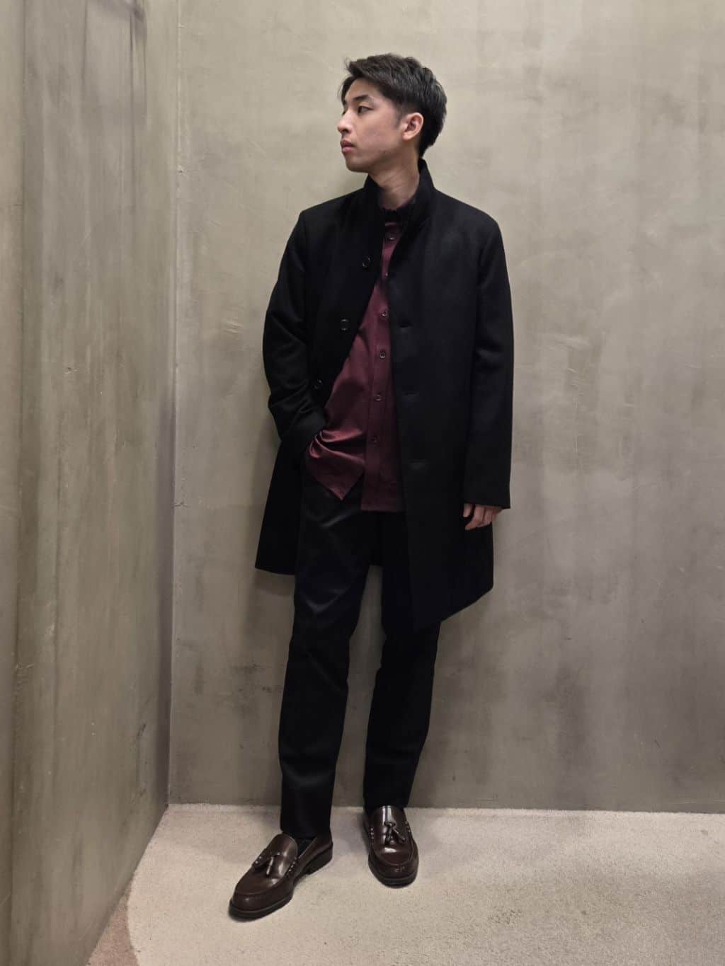 白木駆さんの「TAKEO KIKUCHI｜【ウールカシミヤブレンド】ビーバー調 スタンドカラー コート」を使ったコーディネート