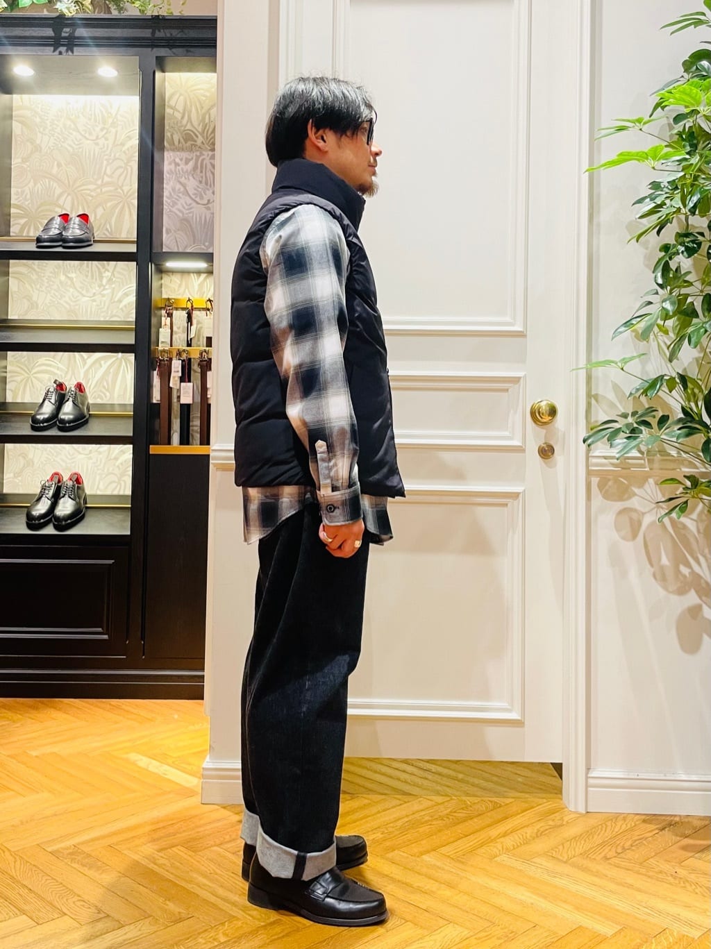 鶴田大士さんの「DRESSTERIOR｜【撥水加工/Safari5月号掲載】ローファー」を使ったコーディネート