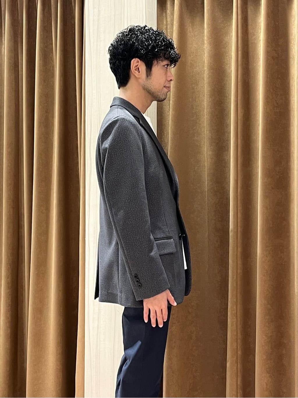 URAさんの「TAKEO KIKUCHI｜【全7サイズ&times;8色展開！】トップマルチヘリンボン パンツ」を使ったコーディネート